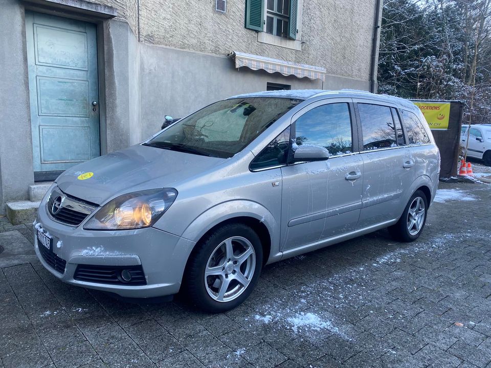 Location Opel Zafira Automatique
